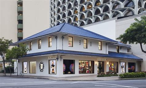 louis vuitton hawaii gump building.